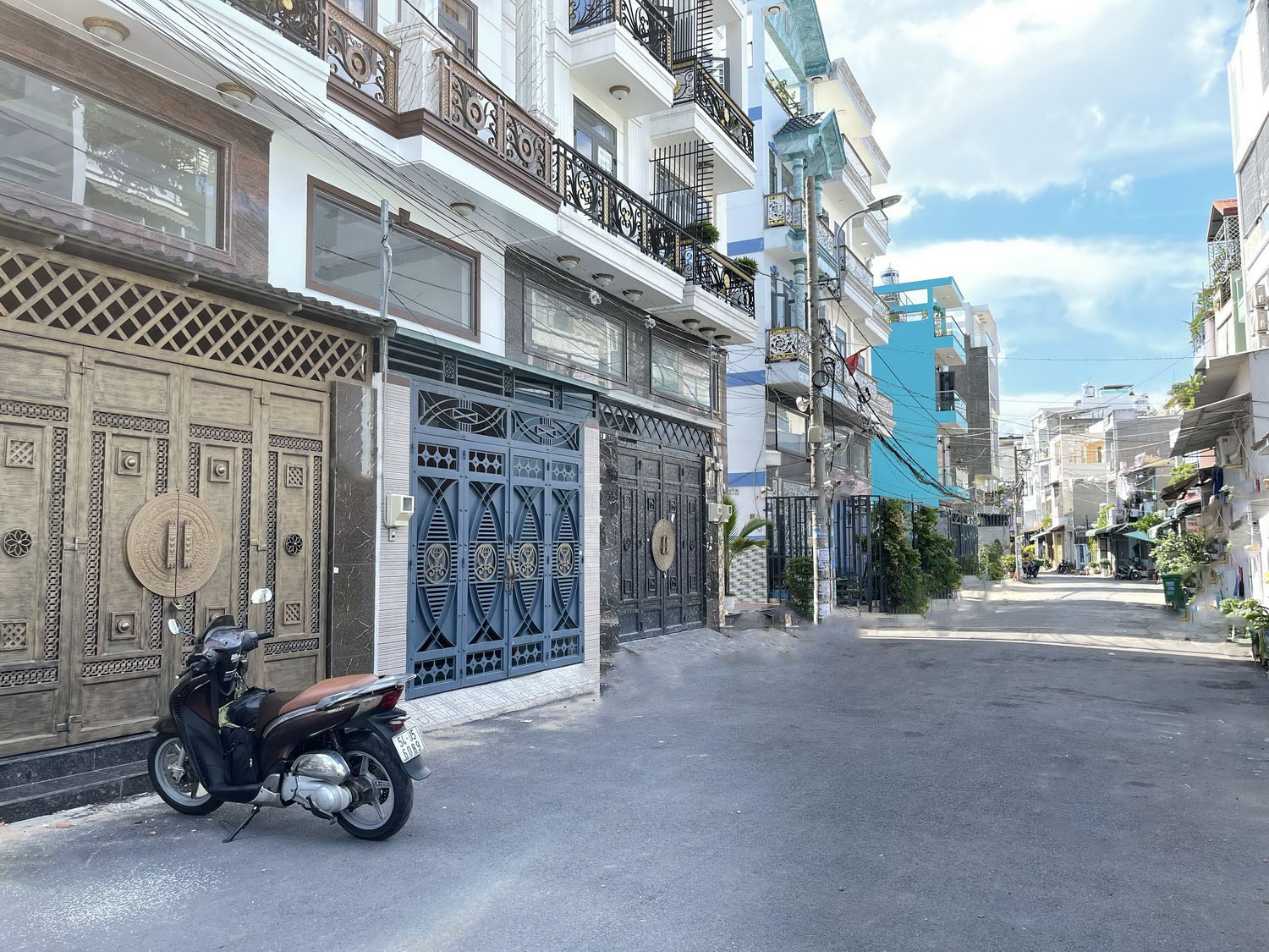 C.Chủ bán 4 lầu tk Singapore đẹp lung linh hẻm nhựa 8m - 240/24 Phạm Văn Chiêu - Hoa hồng 1% gửi AE